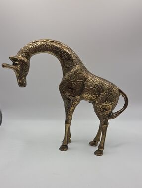 Brass Giraffe Sculpture - Decorative Home Art in Gold Finish